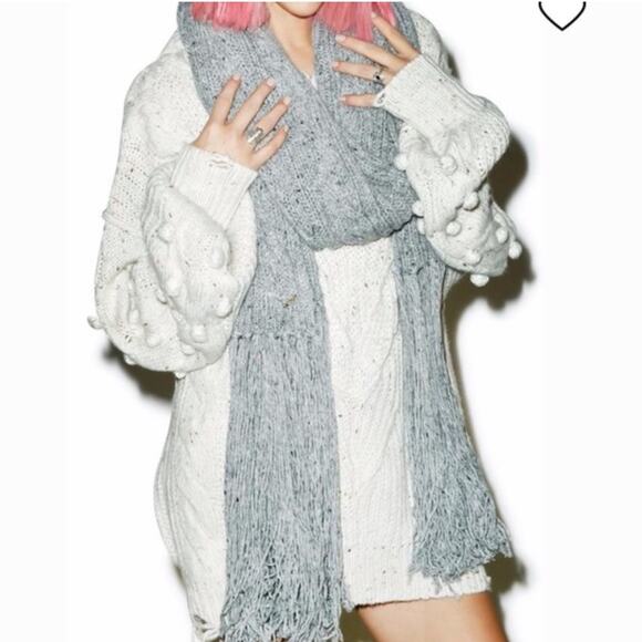 Wildfox Gray At Brunch Blanket Scarf - Picture 8 of 8